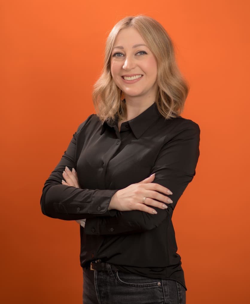 Dijana Kolar with hands crossed